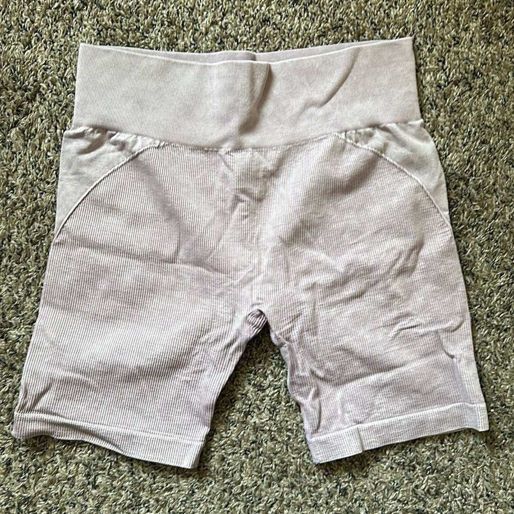BRAND NEW Mono B Lilac Biker Shorts, Size Large